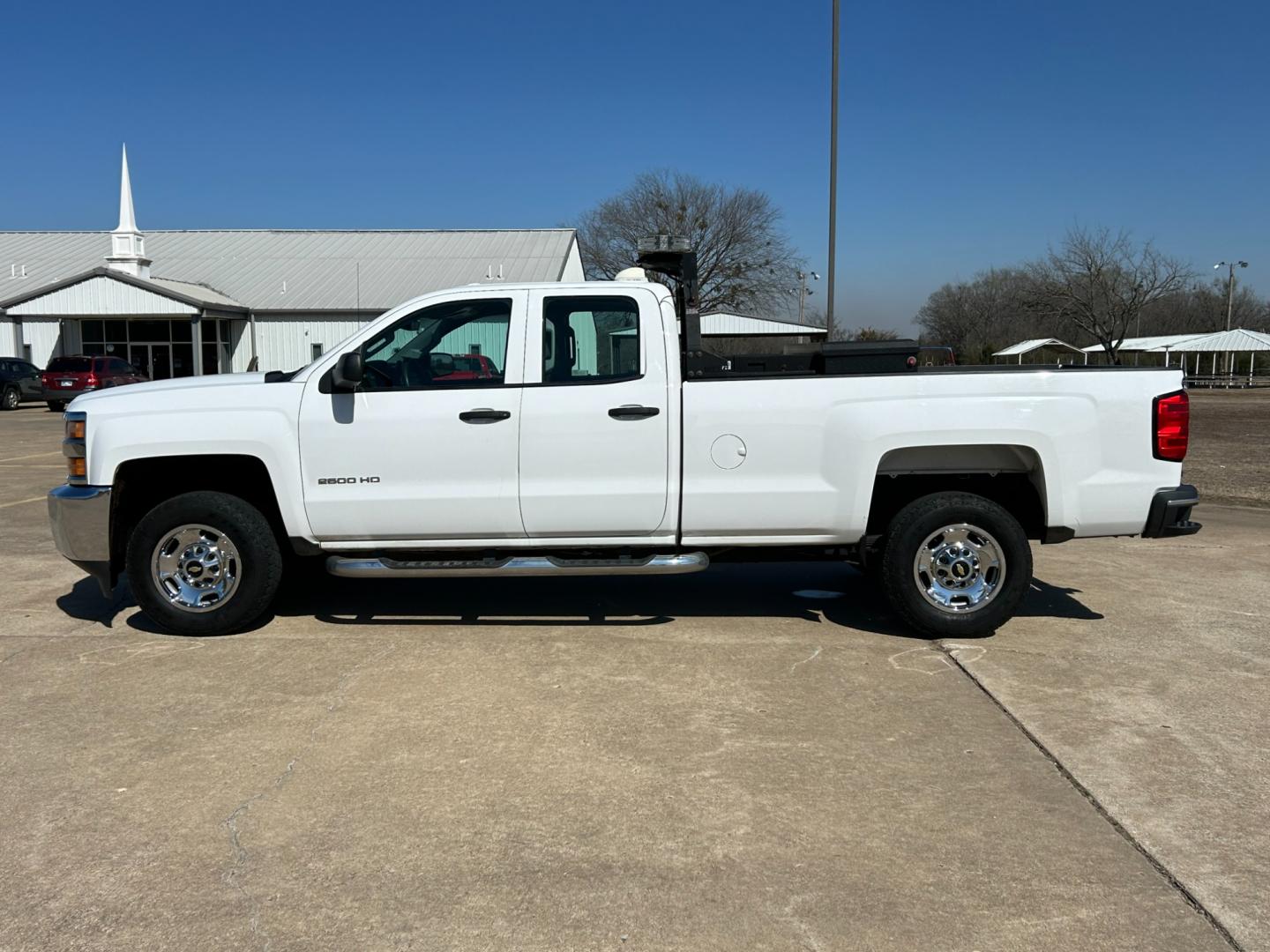 2015 White /Gray Chevrolet Silverado 2500HD Work Truck Double Cab 4WD (1GC2KUEB4FZ) with an 6.0L V8 OHV 16V CNG engine, 6A transmission, located at 17760 Hwy 62, Morris, OK, 74445, (918) 733-4887, 35.609104, -95.877060 - Photo#7